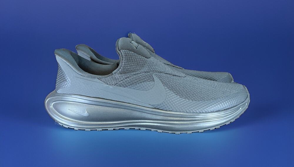 Size 10.5 - Nike Revolution 8 EasyOn Anthracite